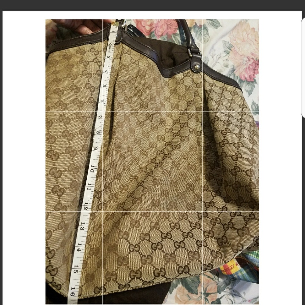 Gucci Sukey Large Shoulder Bag - Picture 6 of 8